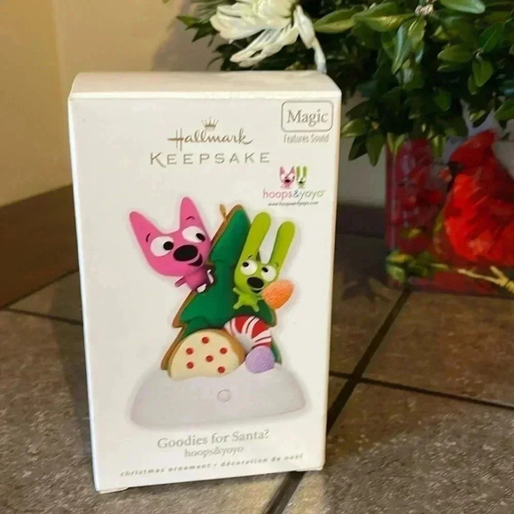 Hoops & Yoyo Keepsake Ornament - Picture 1 of 8